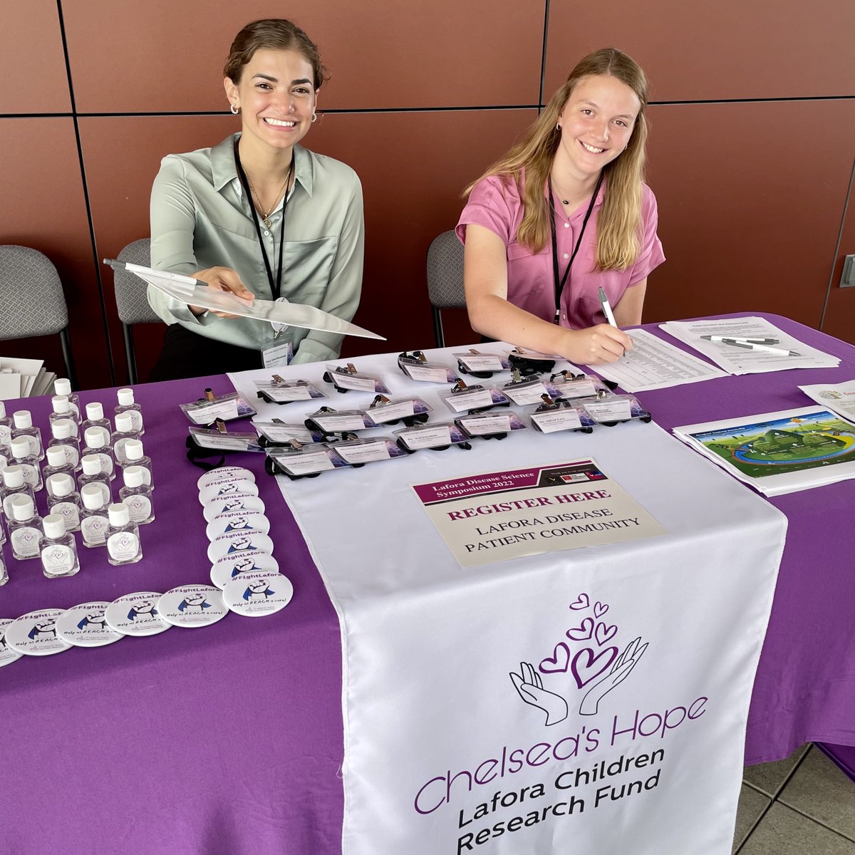 Chelseashopela1's tweet photo. We’re excited to get started soon! Thank you to our amazing volunteers.

Tag your photos #7LDSymposium

#LaforaDiseaseScienceSymposium22 #Laforadisease #raredisease #patients #patientcommunity #ChelseasHope #ChelseasHopeForACure #sciencesymposium #laforaepilepsycureinitiative https://t.co/rJpcOX9j1r