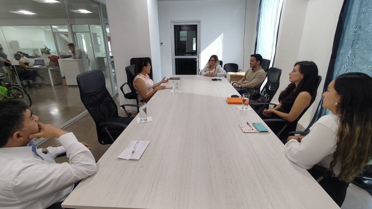 Cmunicipios1's tweet photo. En colaboración con la @SebidesOficial, se realizo un recorrido al edificio sede de la Secretaría como parte de las actividades del Programa de #EficienciaEnergética en #Edificos de la Administración Pública Estatal que se desarrolla en colaboración de la @CONUEE_mx https://t.co/s7FVXEMiwF