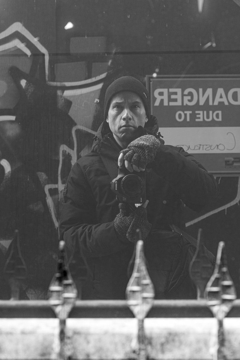 MohawkCollege's tweet photo. Second-year Photography - Still and Motion student, Sandro Herrera (pictured first), was at Hamilton Comic Con covering the event. 
We loved all the photos! Reply and let us know: which is your favourite? #Photography #FutureReady https://t.co/thNsPmrQVk