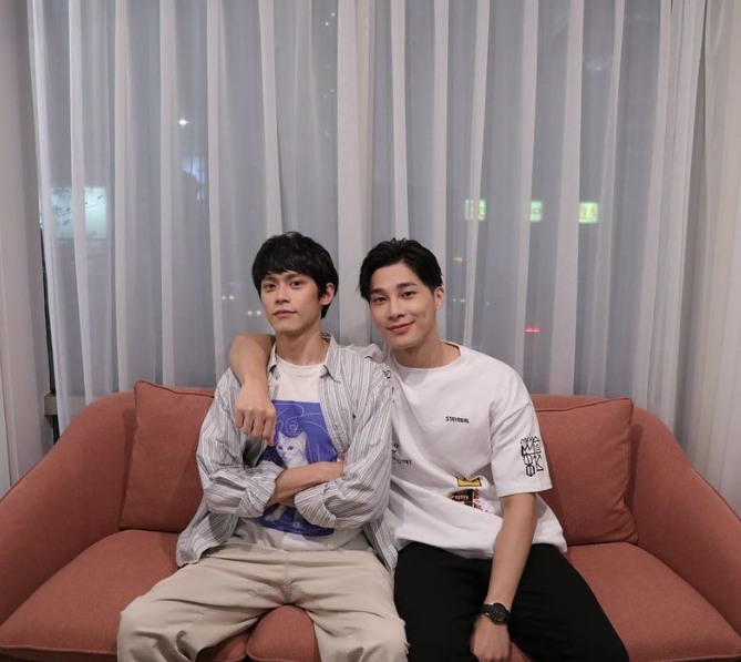 BLGLinframe's tweet photo. Noticias📰
El fanmeeting de #PlusMinus en Japón contará con la participación especial de #AaronHank (Be Loved In House) y #WayneChunchih (HIStory 3: Make Our Days Count)
El evento se llevará a cabo el 29 de octubre https://t.co/o9QiakHANN