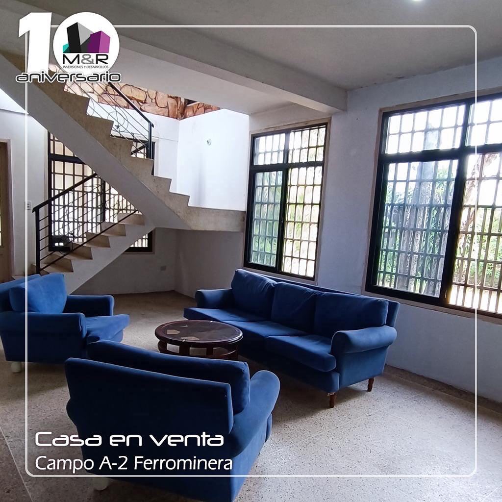 Made91855935's tweet photo. Casa en venta 📣

Campo A-2 de Ferrominera📍

Ideal para remodelar 🛠️
�
Si estás en busca de amplios espacios para diseñar a tu gusto, 
M&amp;R te ofrece espaciosa casa con 

🔸608mts² de terreno

Planta baja

🔸Ante sala
🔸Sala
🔸Cocina
🔸Comedor 
🔸3 habitaciones
🔸3 baños https://t.co/objwVhShYU