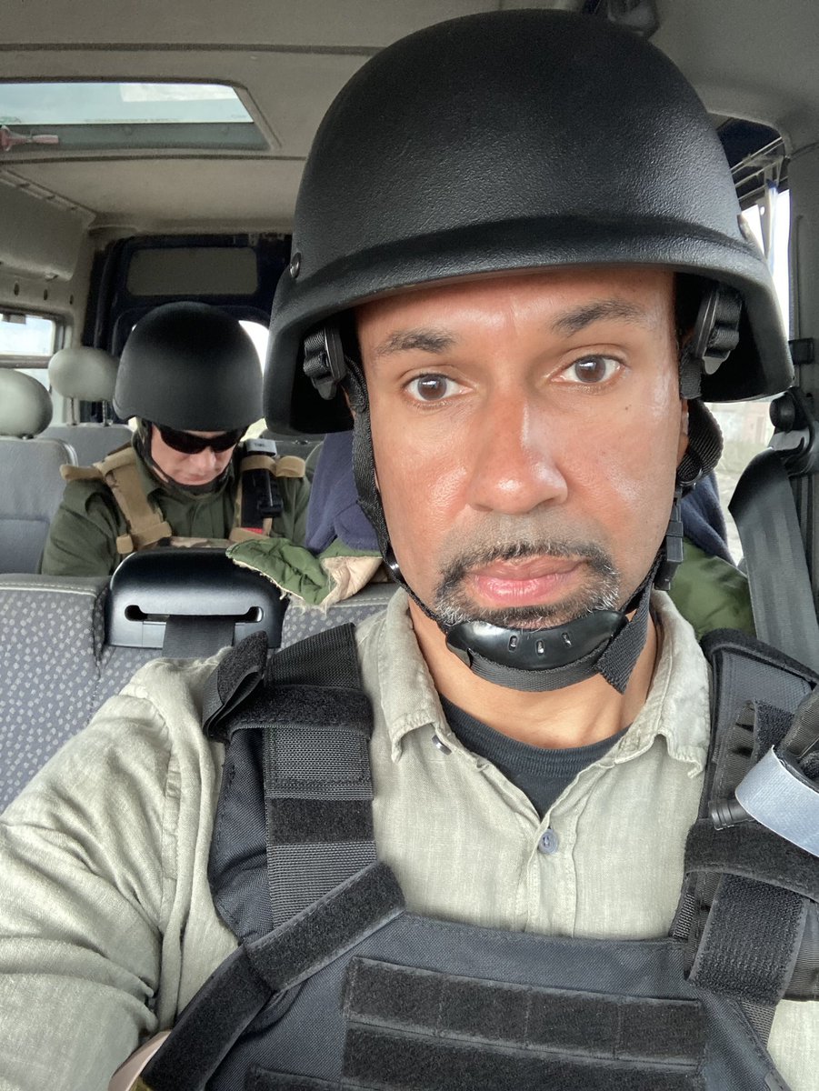 alexvoronov's tweet photo. I dag var vi i Kupjansk för att leverera förnödenheter till folk. Vi var sju personer: svenska Tilde från Operation Aid, tre britter och en australiensare - alla fd militärer som annars jobbar med evakueringar i Ukraina - en kroatisk journalist och jag. 🧵 https://t.co/yx4Y2MtgaG