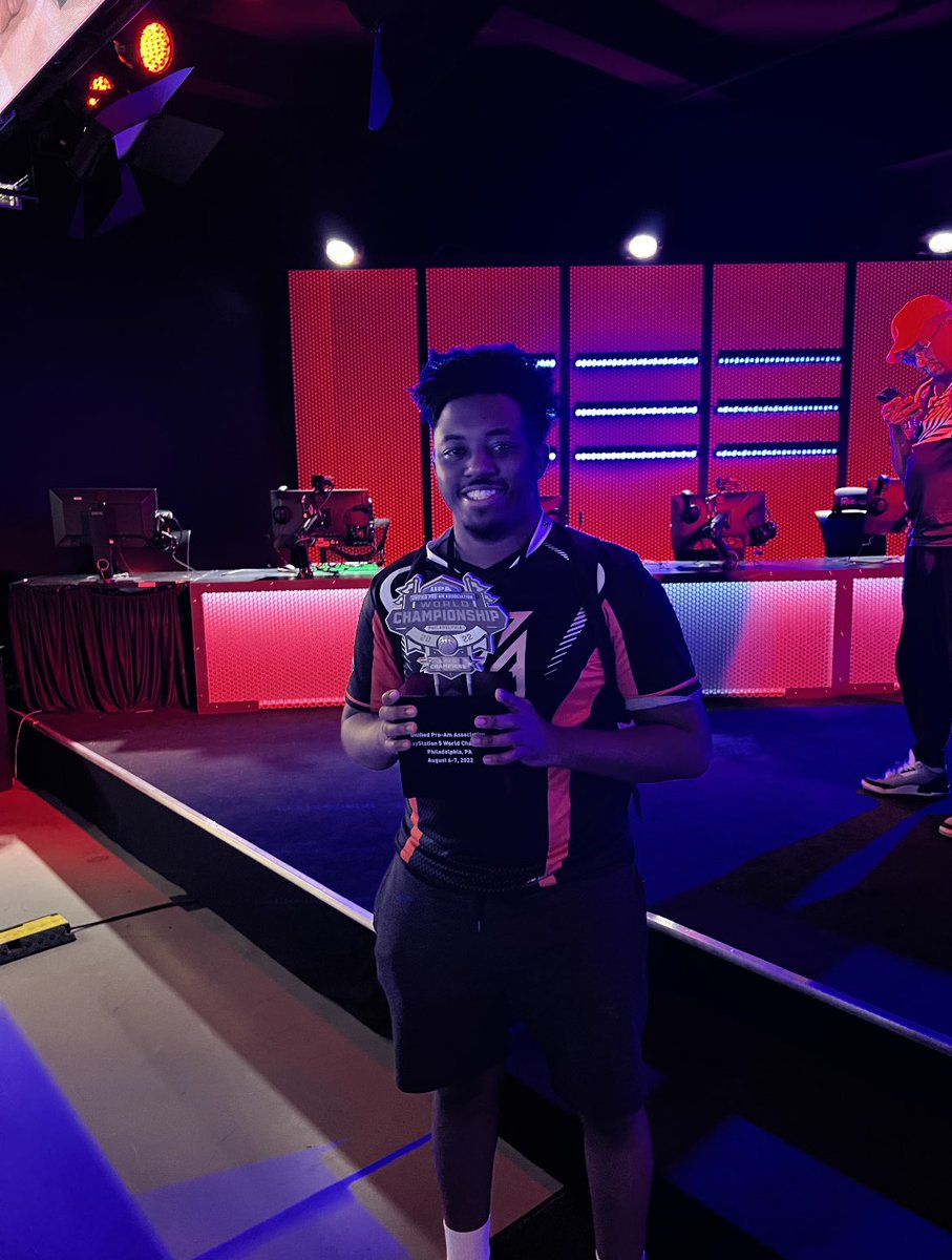 _auntdebb58's tweet photo. Catch @therealtay614 Wednesday at 7pm, The Aunt Debb Show on YouTube! He shares how gaming can be a career! @ZEROGAMING__ https://t.co/vVuuCA9sep