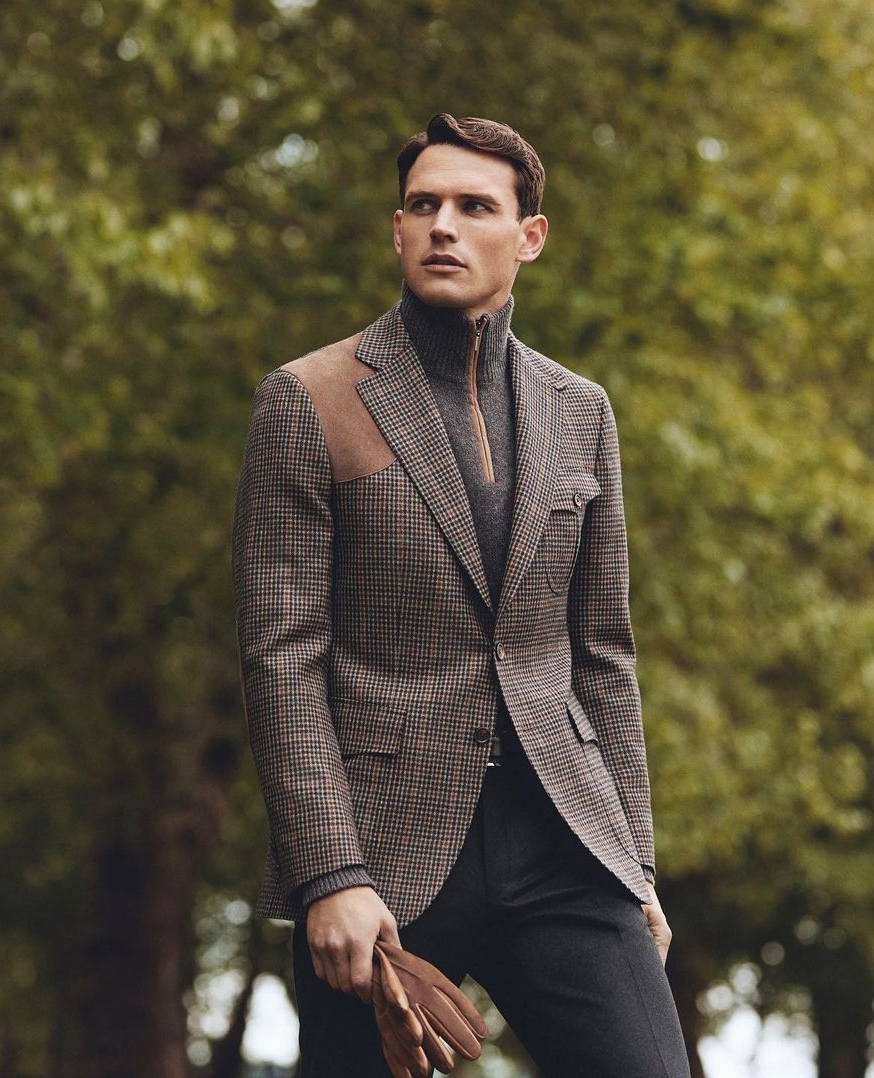 RexFabrics's tweet image. Taking inspiration from a military field jacket, our Soho silhouette has been redefined for the season. Pair it with a soft knit or a casual shirt for a relaxed country feel. #SCABAL #AW19

#bespoketailoring #tuxedo #mensfashion #customsuit #custommadesuit #customsuits