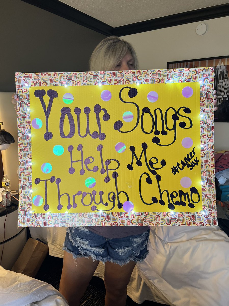 alasuzzo72's tweet photo. He was phenomenal!!!  Can’t wait to see him again tonight!!!!  #MoodyCenterIsHarrysHouse #LoveOnTourAustin #HarryStylesLoveOnTour #HarryStyles #HarrysHouse #teamkaylee #cancersux #kidneycancerawareness #findacure #MakeAWish https://t.co/jj2EnNS5uD