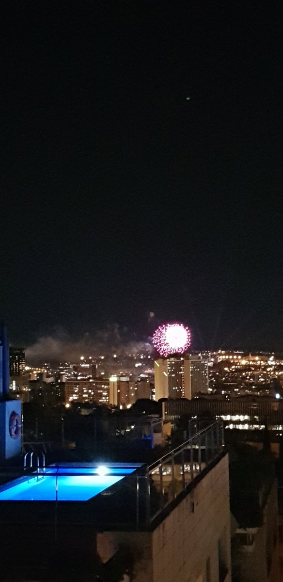 BcnFox's tweet photo. #Barcelona #Merce22 #Fireworks https://t.co/41ndxizeyV
