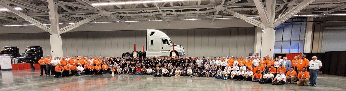 MichaelVFreeze's tweet photo. That's a wrap for #TMCSuperTech at #TMCFall22
A Grand Champion will be announced Tuesday. https://t.co/NQ3Xdth6Wu
