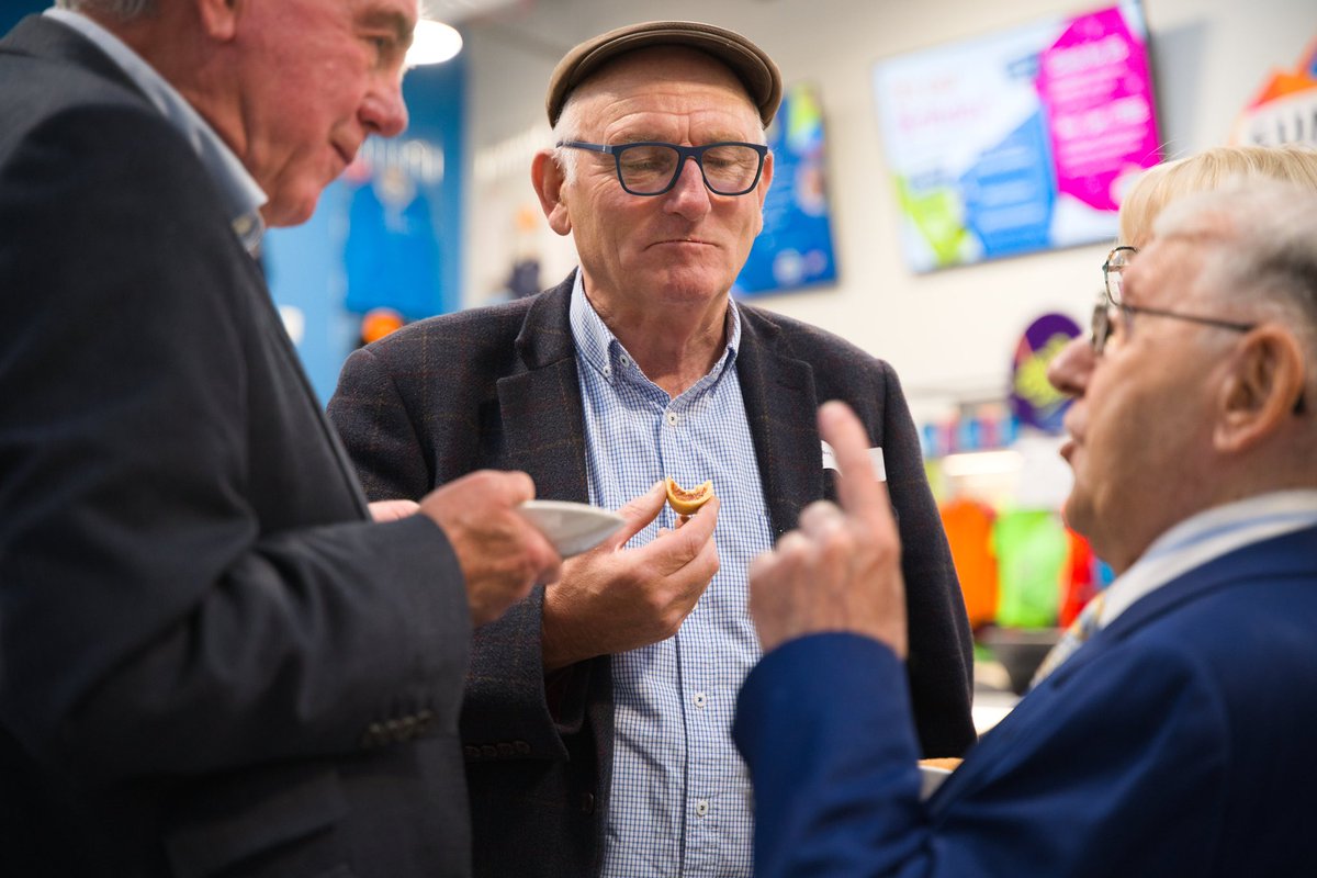 Great to have #SirNormanStoller celebrate @oldhament_trust #10yearAnniversary at the amazing @SummitUpClimb 👍last week with @ShaidMushtaq @Harry1Catherall @OldhamCouncil #oldhamhour