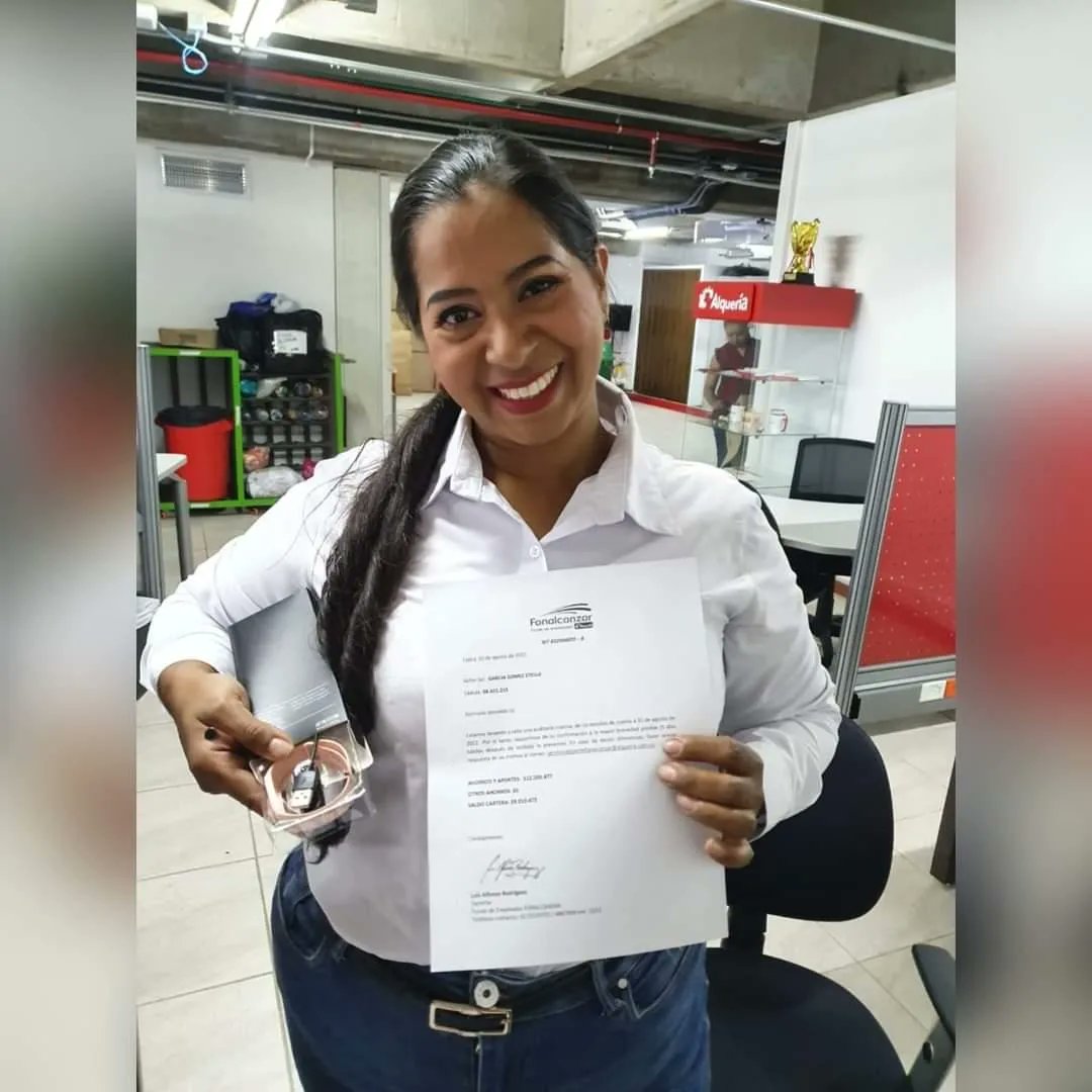Fonalcanzar_'s tweet photo. ¡Fonalcanzar no para! ♥️🤍 Seguimos entregando obsequios del día del asociado a nivel nacional.🇨🇴 ¡No olvides reclamar el tuyo! 🎁#Cali #YoSoyFonalcanzar #Diadelasociado 🎈🤗 https://t.co/1uS39bDBAS
