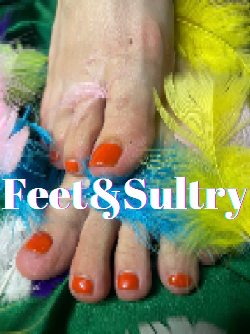 FeetnSultry's tweet photo. Enjoying the sensation of these feathers on my feet… sends shivers up my back 😏#feathers #footfetish #feet #featherfeet #ticklemyfeet #feetpics https://t.co/mejY2I0T8d