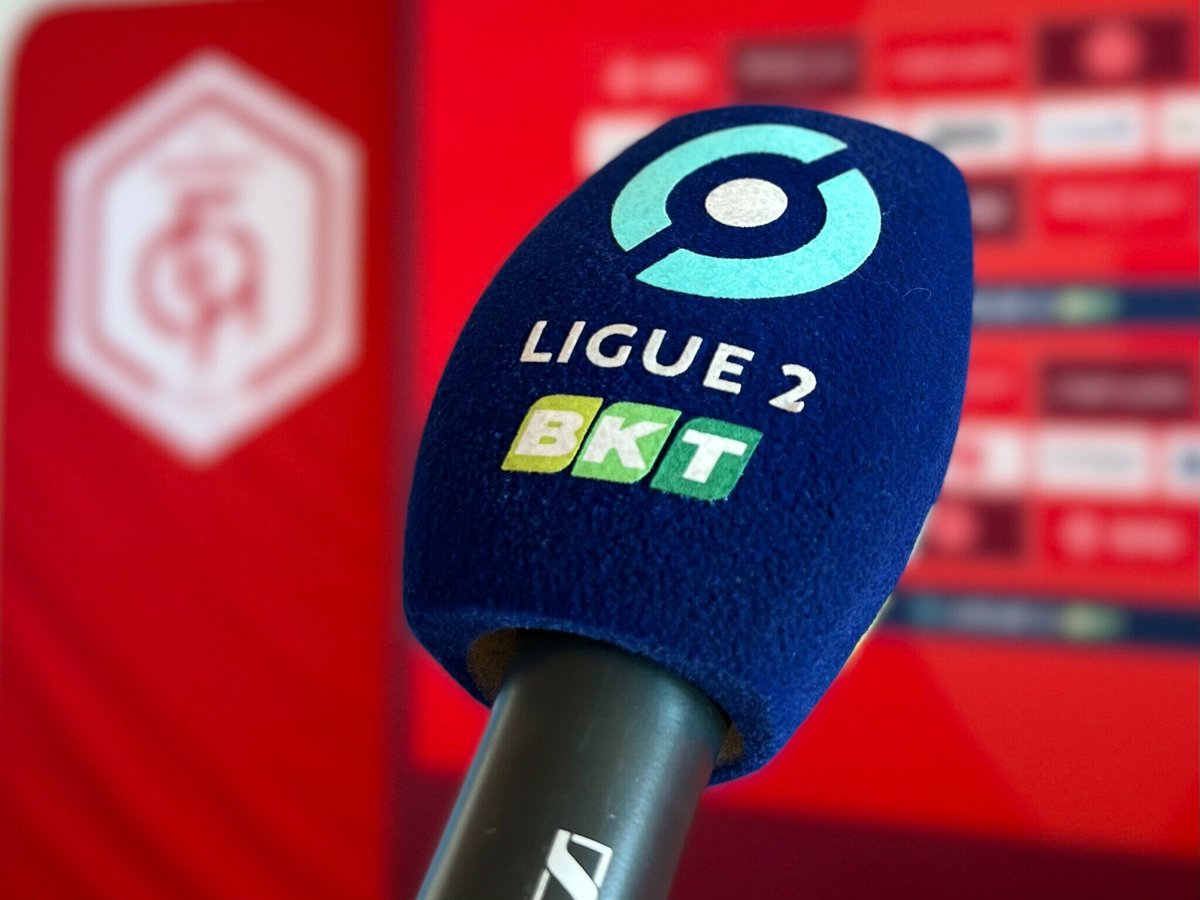 icipaysdesavoie's tweet photo. ⚽ #Ligue2 🔴⚪
Le "100% FC 🅰️nnecy" du lundi 26 septembre avec Suvan des @KopRaiders74  et Thomas Chastel, analyste vidéo du FC Annecy, est à réécouter ici ➡️  @FCAnnecy @FCForce12 https://t.co/U1iSUK9QOR