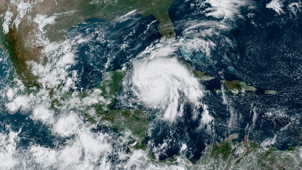 YadielBarbon's tweet photo. ⚠ Ante la inminente llegada de #Ian 🌀 a #Cuba, la preparación e información oportunas, así como la observancia de las medidas pertinentes y orientadas por el @cnp_insmet_cuba y la @CubaCivil son elementos esenciales. #PreparadosYAlertas #AlertaPermanente 🚧 https://t.co/ptnHfx8dkj