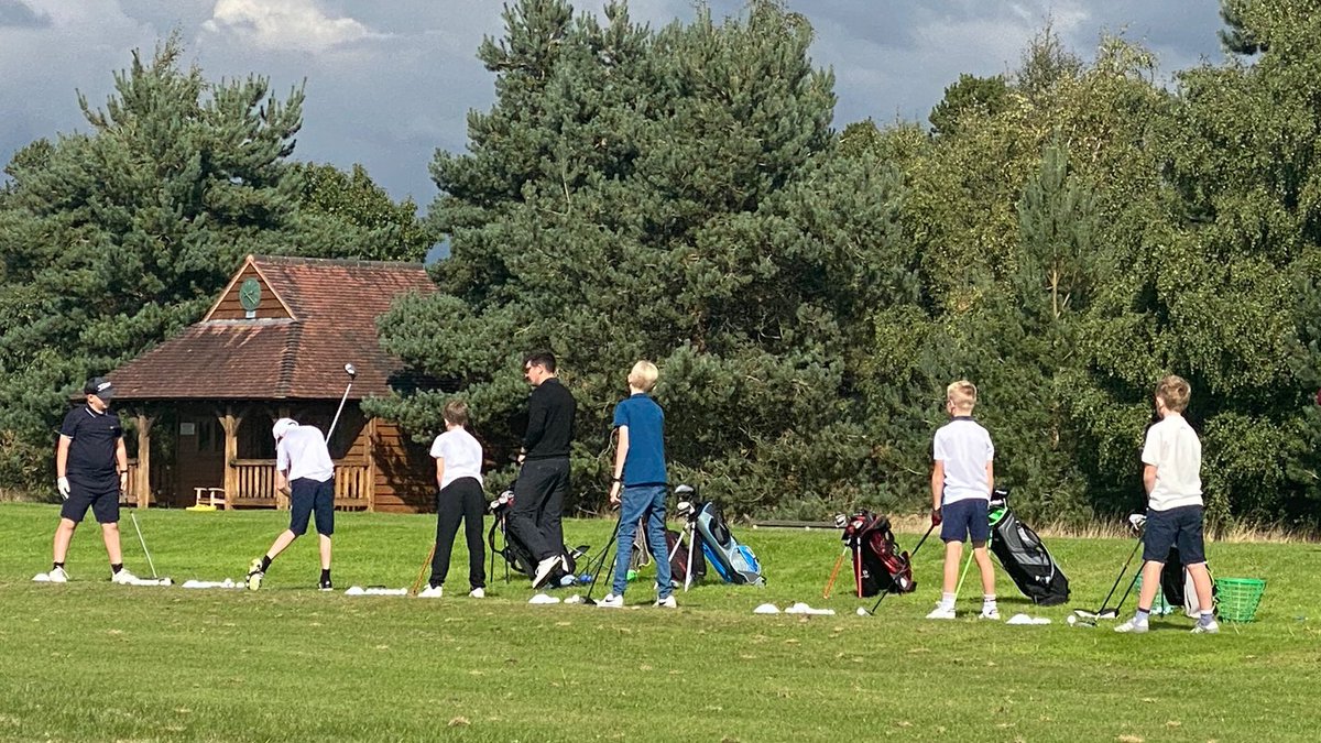 envillejrorg's tweet photo. Our latest @envillegolf Junior Academy group lesson with assistant pro @ScottWitton working on Irons &amp; Drivers. As usual lots of fun and smiles. ⛳️🫶🏌️ @golffoundation #teamenvillejuniors #juniorgolf #growingthegame #playgolfhavefun https://t.co/cZqe11RDpR