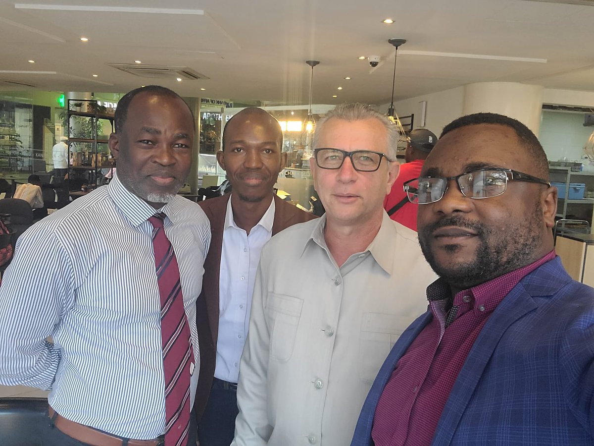 🔴 #RDC : Avec Messieurs Alain Kilapi et Doudou Lekata, nous avons échangé avec Monsieur <a href="/JeanBamanisa/">Jean Bamanisa</a>, Gouverneur de l'ITURI et Initiateur de <a href="/ExpobetonRDC/">ExpoBeton RDC</a>.

Nous sommes #RAN, les compétences numériques au service de la Nation.