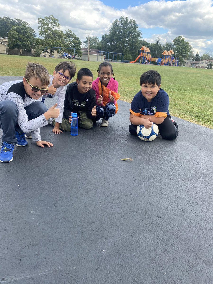 Tara Capouch tweet media