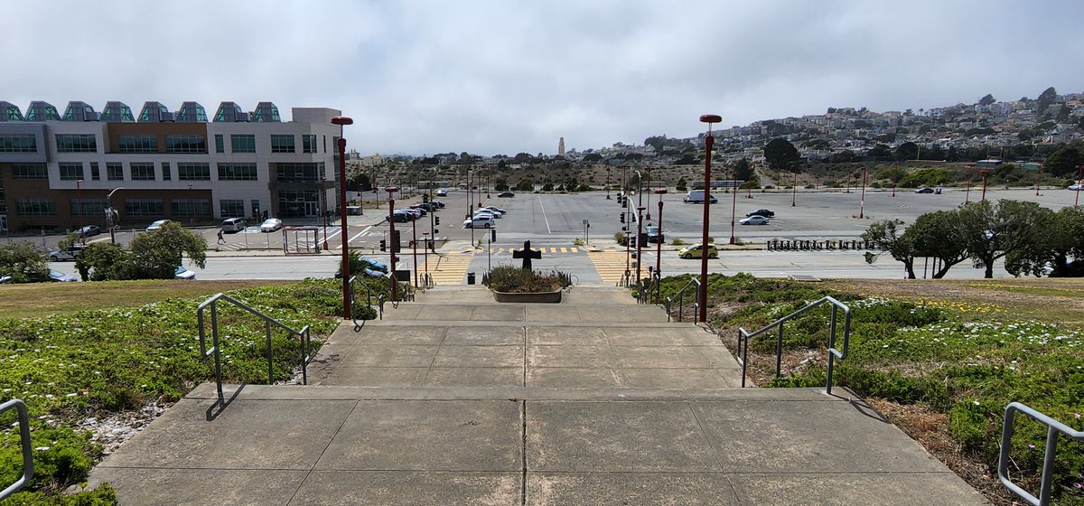 #OceanCampus Science Hall Stands the Test of Time

theguardsman.com/2_science-buil…

Written by: #EmmaPratt
Photos by: #JTWildfeuer / <a href="/JTWildfeuer/">JT Wildfeuer</a>