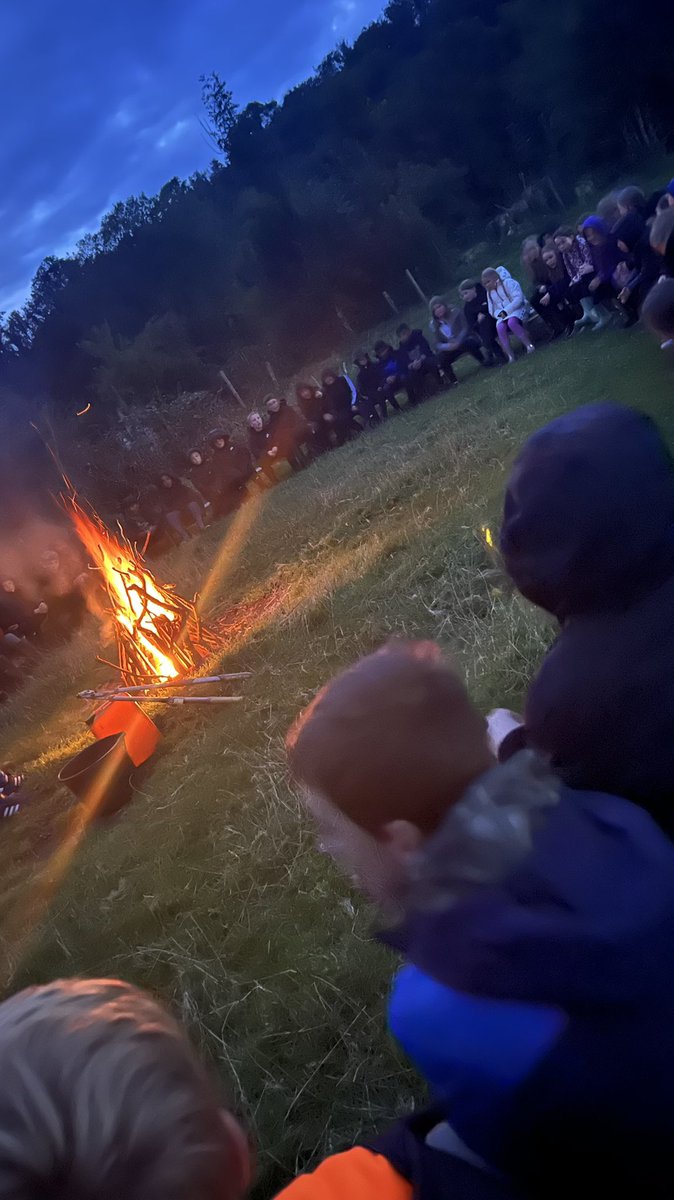 stafford_leys's tweet photo. Our first night at the campfire 🔥 #staffordleysyear6 #stonefarm https://t.co/JxgBgxEH4q