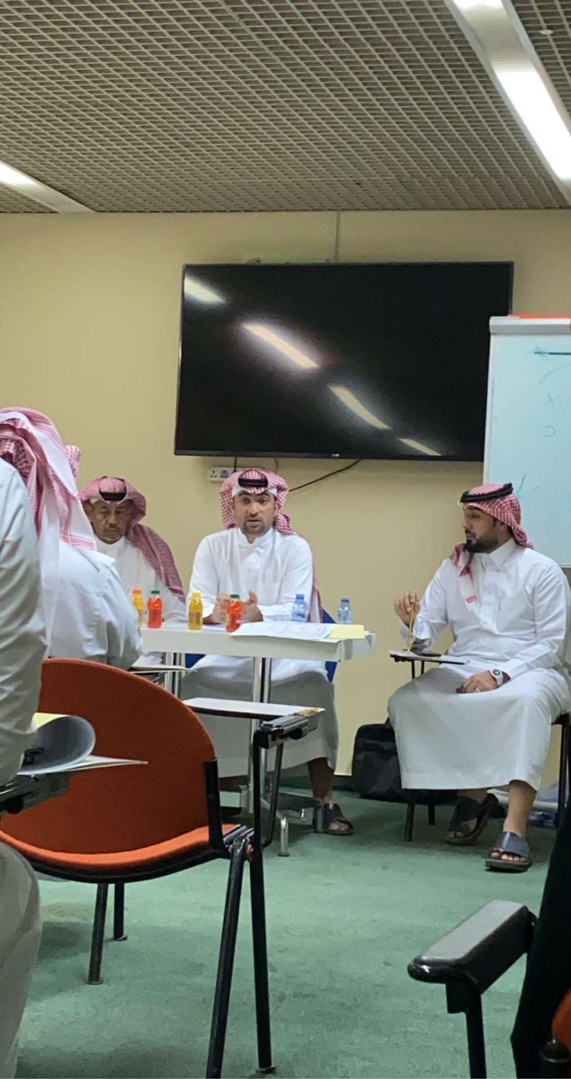 عقدت اللجنة الفرعية لحكام الرياض اجتماعها السنوي التحضيري للحكام
وبحضور وتشريف نائب رئيس الاتحاد الاستاذ سعد الرويس والمدير الفني للحكام العالمي أمين الطريفي برئاسة رئيس اللجنة الدولي عبدالعزيز. الرميحي واعضاء اللجنة