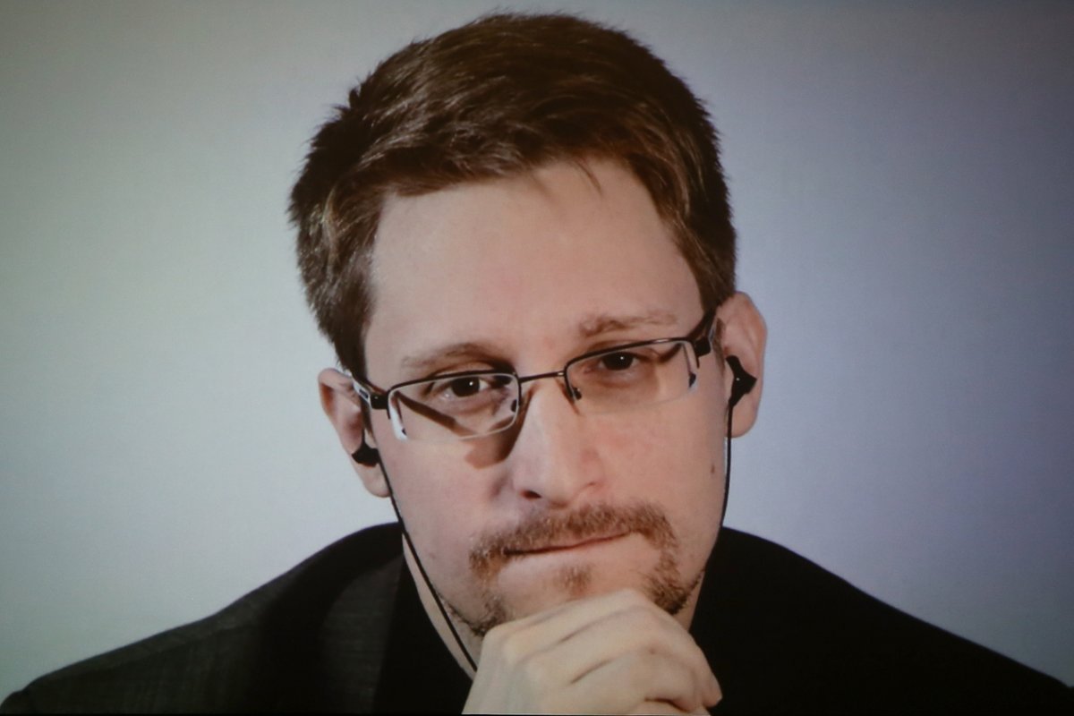 Russian president Vladimir Putin has given citizenship to US intelligence whistleblower Edward Snowden on.ft.com/3xV6C9K