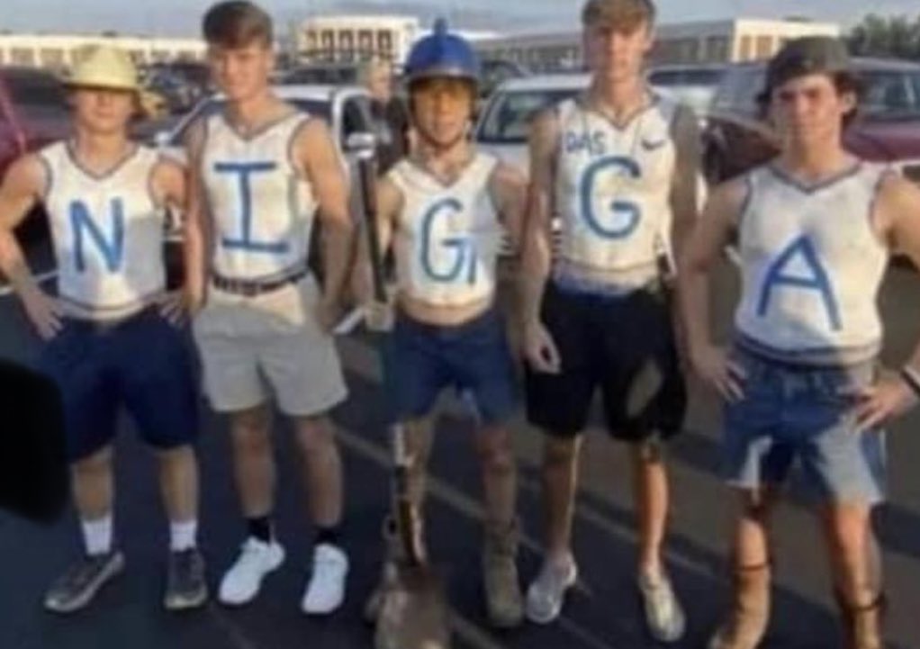JustMeDigi's tweet photo. RACISM: 5 anti-Black racist European-American students at #WestLaurens High School in #Georgia spelt out the N-word on shirts at a football game to taunt the Black🇺🇸 people in attendance. #StopBlackHate #AntiBlackRacism #whiteSupremacy
#FBAnew📰
#FBAreport 🗞
#FBA ✊🏽🇺🇸 https://t.co/iYvkvrxcls