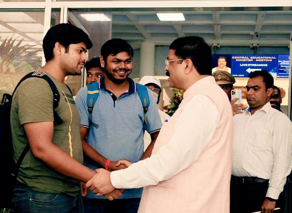 Ashishgupta0040's tweet photo. It was honor meeting you Shri Dharmendra Pradhan Hon'ble Education Minister of India.
@dpradhanbjp 
@EduMinOfIndia https://t.co/wPQWYjVoC1
