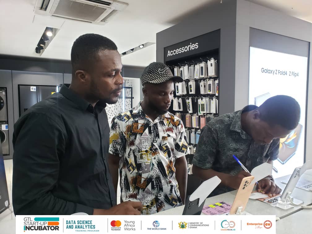 EVhubaccra's tweet image. 𝗘𝗻𝘁𝗿𝗲𝗽𝗿𝗲𝗻𝗲𝘂𝗿 𝗛𝘂𝘀𝘁𝗹𝗲
Last week, Smart tech embarked on an entrepreneurs to Electroland. The aim of this activity was to give them the real-life experience of being an entrepreneur. 
#GTLbaseprogram  
#Incubation 
#PaSE  
#youthemployment