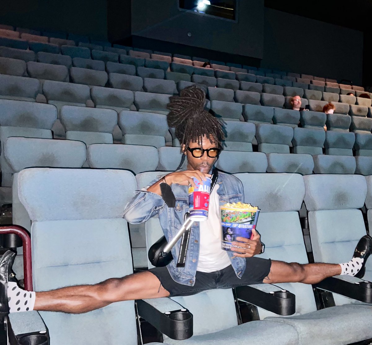 _novito's tweet photo. Me showing up to the theatre 8months before the #LittleMermaid premiere to make sure the crew got the seats https://t.co/H19UC5LCmv