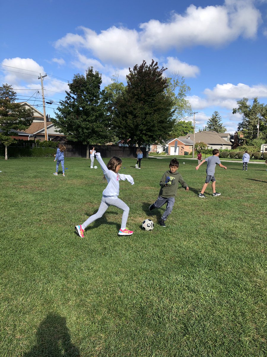 MrsGrossoPE's tweet photo. Its Soccer time. #d64engaged @CarpenterD64 https://t.co/tGQMuthNUI