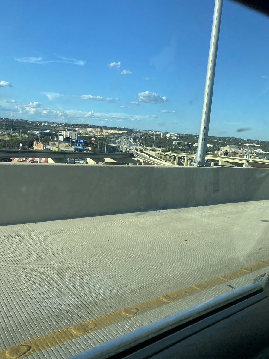 AngelMora2269's tweet photo. Pics I took while driving to San Antonio https://t.co/oYzFq4qjat