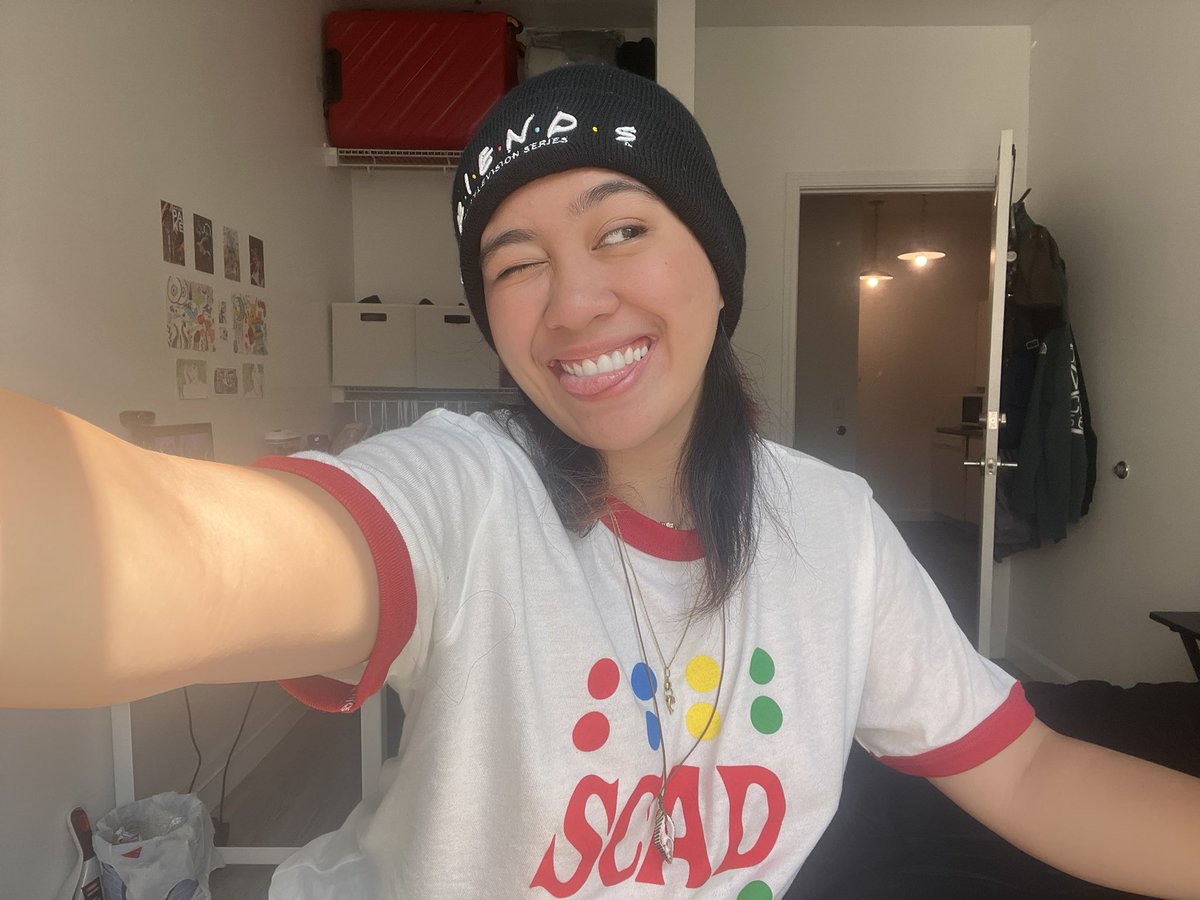 sharktopux's tweet photo. living my best art h0e life #scadbee https://t.co/gSrwgN5ZIL