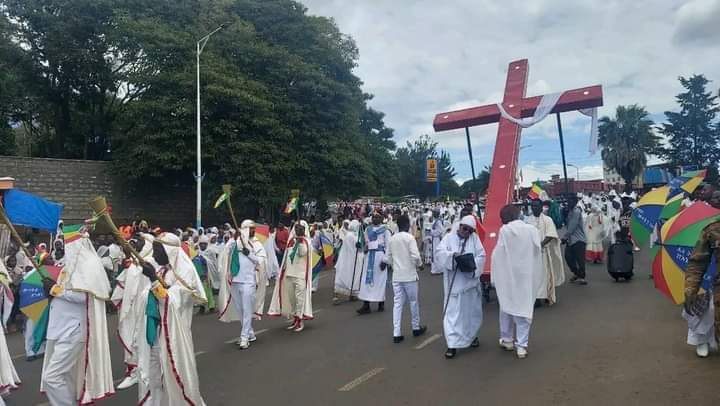 “ወወሀብኮሙ ትእምርተ ለእለ ይፈርሁከ ከመ ያምስጡ እምገጸ ቅስት፤ለሚፈሩህ ምልክትን ሰጠሃቸው ከቀስት ፊት ያመልጡ ዘንድ”(መዝ.፶፱፥፬) 

በወንጌሉ ያመናችሁ፤ እንኳን ለብርሃነ መስቀሉ አደረሳችሁ