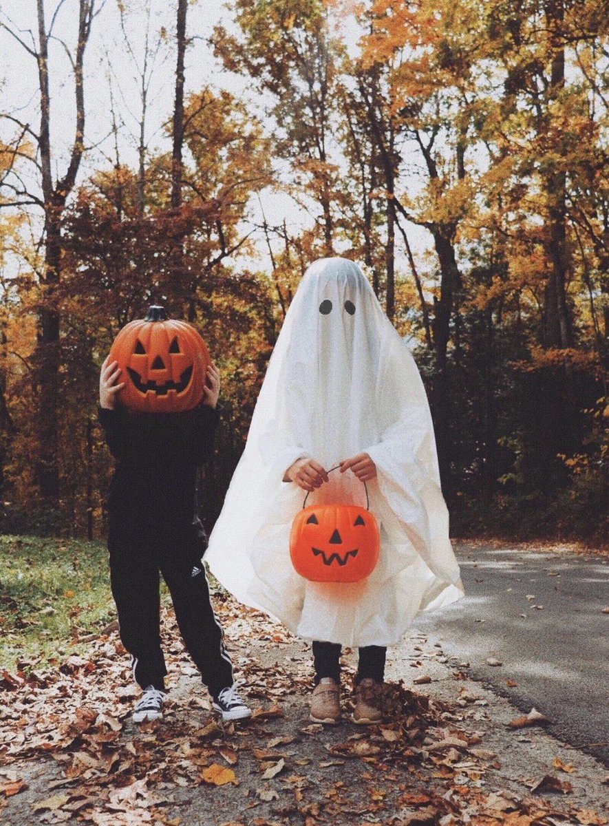 OctobersLeavess's tweet photo. 5 days until October 1! 🎃 https://t.co/GaZCekLm1V