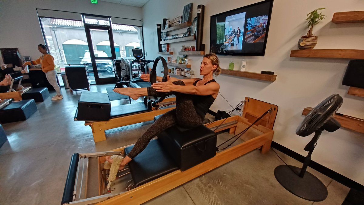 “The five S’s of sports training are: stamina, speed, strength, skill, and spirit; but the greatest of these is spirit.”

— Ken Doherty

What was your favorite highlight of last weekend's game? 
.
.
. 
#BetterBodyFitness #BetterBodyPilates #Pilates #PilatesClass #Fitness