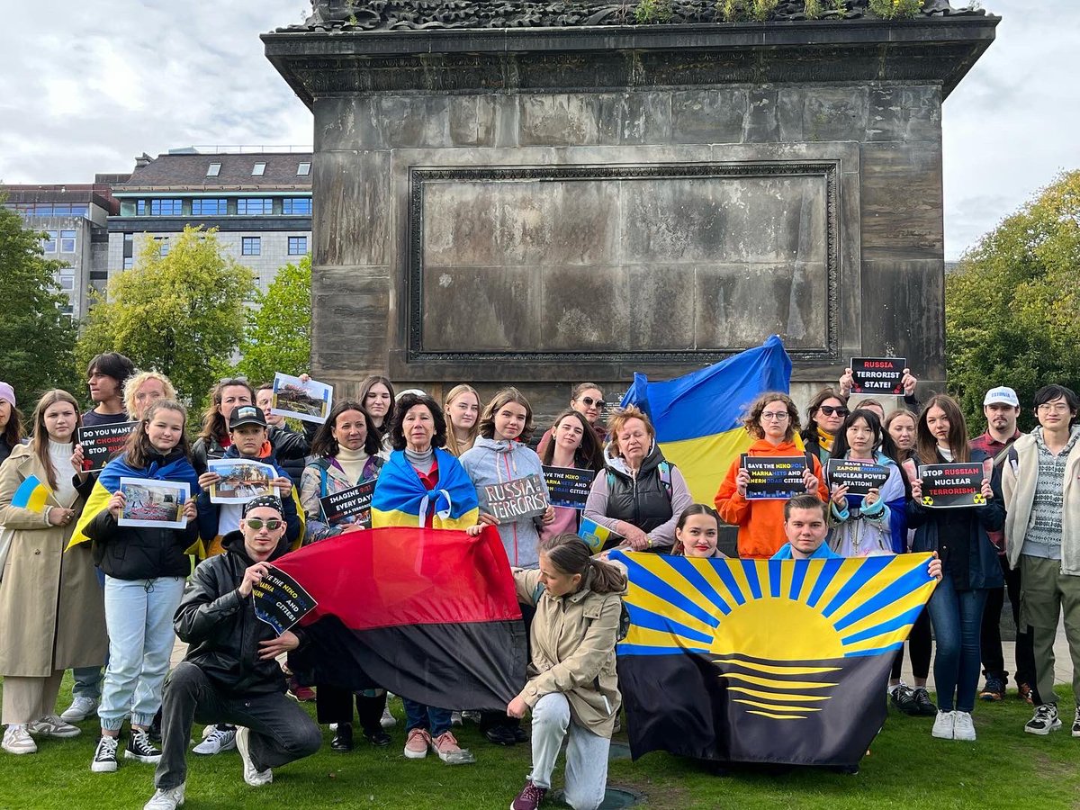 MykytaBudnyk's tweet photo. The Ukrainian 🇺🇦 political protest @UKRProtestEdi «Stop russian nuclear terrorism» in Edinburgh 🏴󠁧󠁢󠁳󠁣󠁴󠁿!

Many Ukrainians have come from different cities in Scotland to take part in the protest and draw public attention to the war in Ukraine and russian terrorism #RussianUkrainewar https://t.co/XIvpJjJ65O
