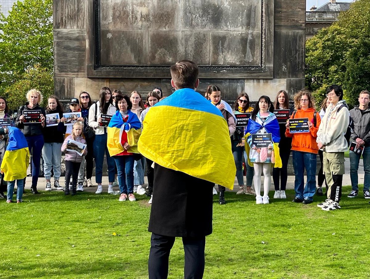 MykytaBudnyk's tweet photo. The Ukrainian 🇺🇦 political protest @UKRProtestEdi «Stop russian nuclear terrorism» in Edinburgh 🏴󠁧󠁢󠁳󠁣󠁴󠁿!

Many Ukrainians have come from different cities in Scotland to take part in the protest and draw public attention to the war in Ukraine and russian terrorism #RussianUkrainewar https://t.co/XIvpJjJ65O