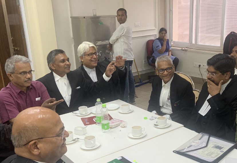 Profdilipmandal's tweet photo. कल ऐतिहासिक दिन। सुप्रीम कोर्ट की कार्यवाही पहली बार लाइव दिखाई जाएगी। पहला केस ही EWS है औ�� लीड वकील हैं हम सबके प्रिय प्रोफ़ेसर रवि वर्मा कुमार, कर्नाटक के पूर्व एडवोकेट जनरल और वहाँ के पिछड़ा वर्ग आयोग के पूर्व चेयरमैन। यहाँ देखें सुबह 10.30 बजे। 

https://t.co/50s6nTthUn https://t.co/lzfzPpbj97