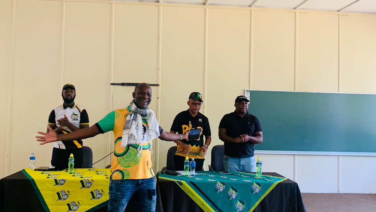 ANCJHB's tweet photo. [IN PICTURES]

Regional Secretary @Sasabona and @MYANC National Spokesperson @pulemabe attending @SASCO_Gauteng @go2uj UJ APB volunteers induction. https://t.co/nSe5xNpulv