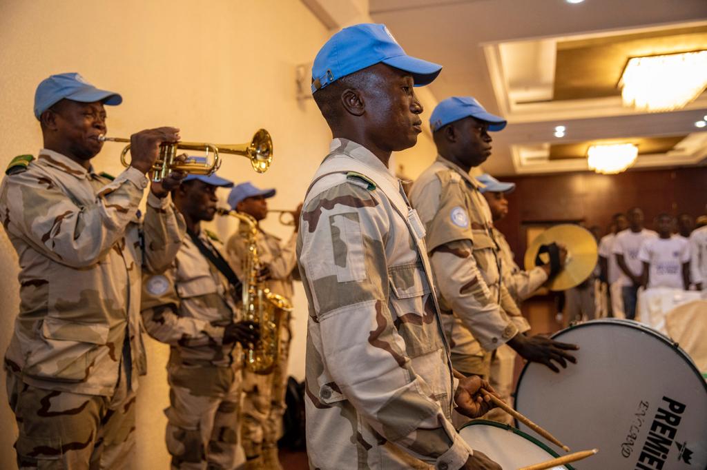 AssoAmanu's tweet photo. Elle marque aussi la fin de la campagne de sensibilisation sur la Paix et le vivre ensemble organisée par @AssoAmanu dans les six communes de #Bamako @GouvMali @elghassimw @UEauMali
#UnisPourLeMali
#UnisPourlaPaix
#PaixAuMali
#PeaceDay
#MINUSMA
#AMANU https://t.co/7TBBowZEao