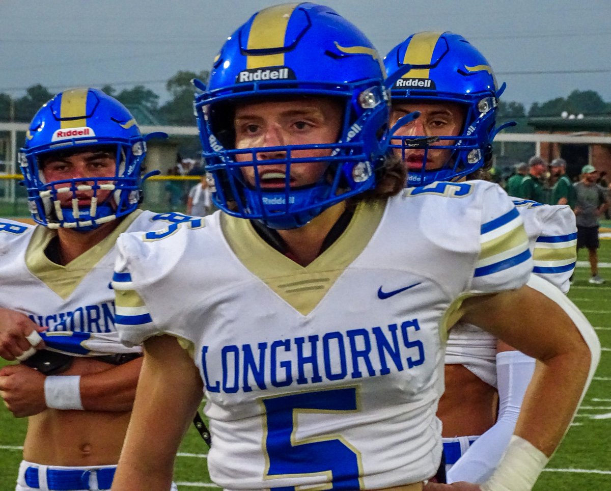 HFISD_Longhorns's tweet photo. 🎵Moving on up🎵

#5!

"The Longhorns are as hot as any team in Southeast Texas, and continue to rise up the rankings."
#WeAreHFISD #HornsUp https://t.co/9SJeWvmiIQ
