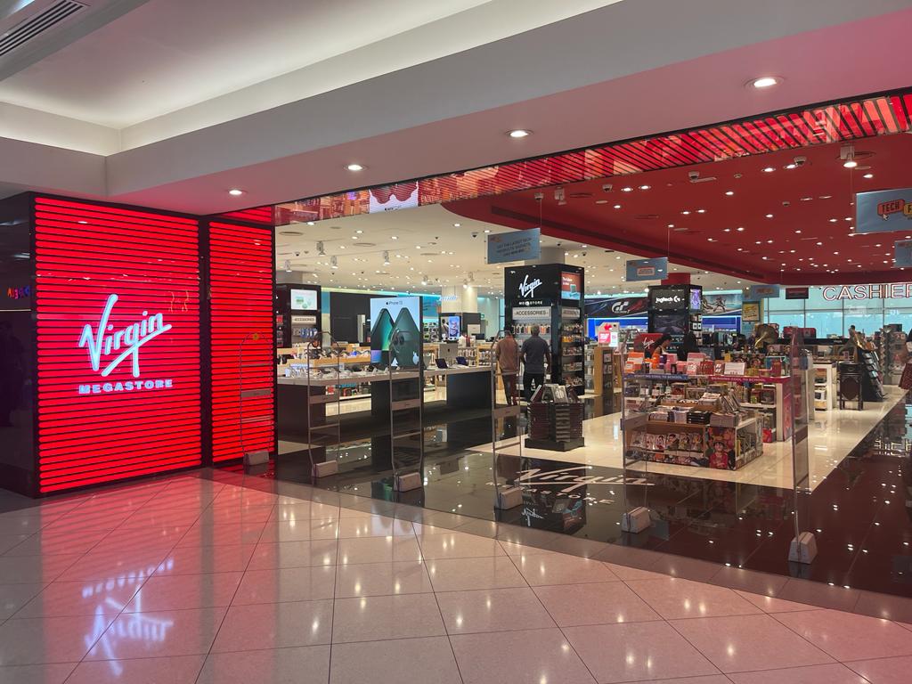 So excited to have done my first <a href="/MishiPayApp/">MishiPay Ltd.</a>  transaction in 🇦🇪 Dubai <a href="/VirginMENA/">Virgin Megastore</a>