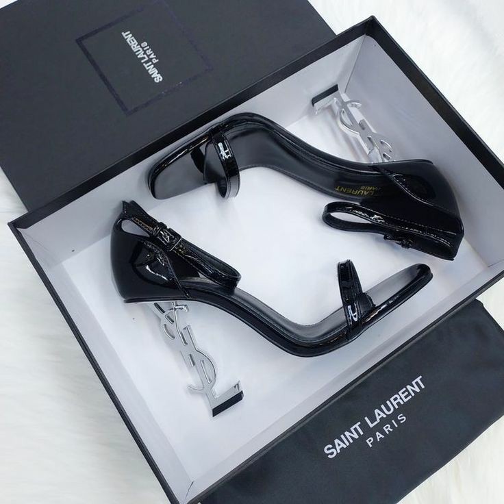 Outfit_Luxy's tweet photo. Ysl heels https://t.co/AJrYvYatOE