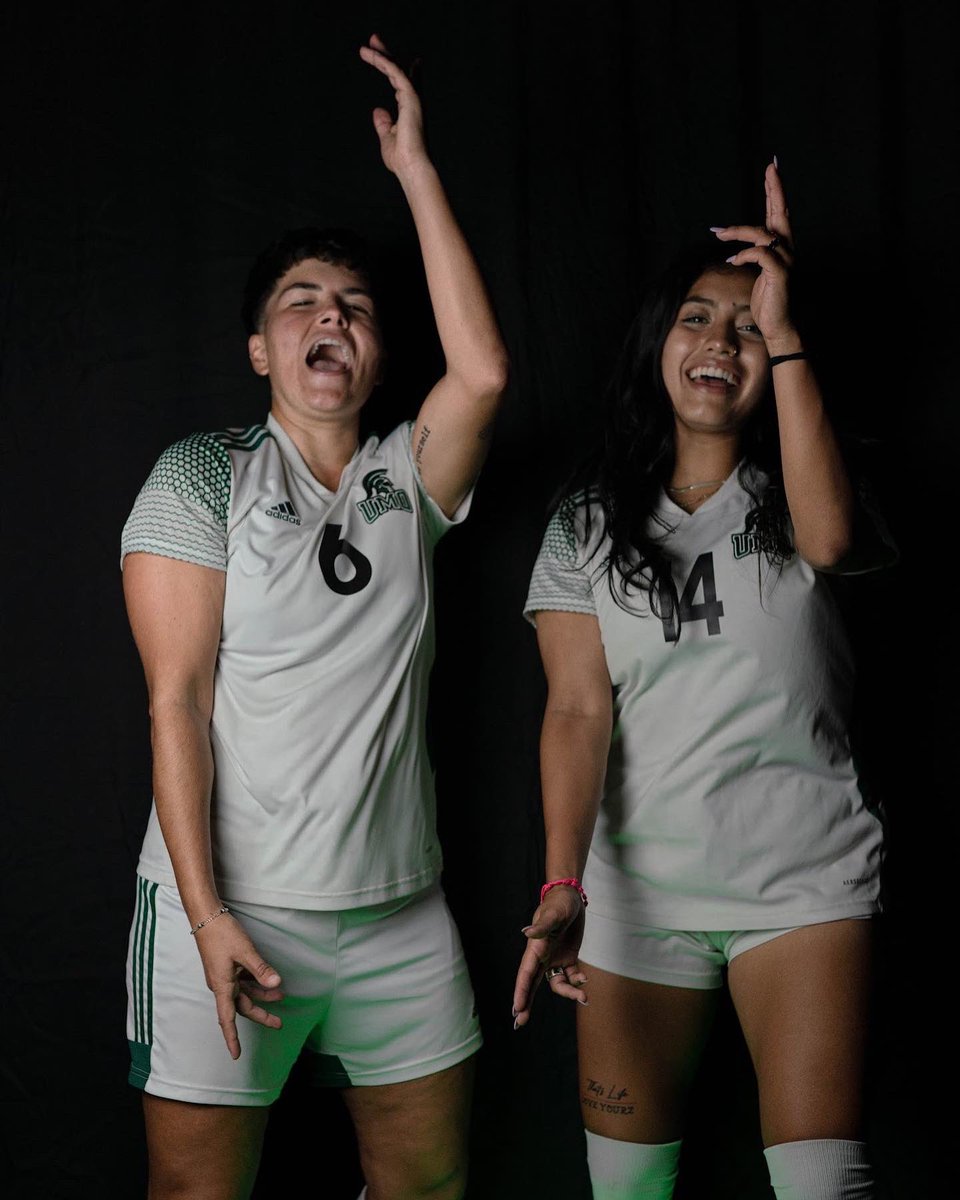 UMO_W_Soccer's tweet photo. That feeling when you’re starting a new week undefeated in conference >>>
#NoBigDill 🟢 https://t.co/x4sXbZL6ec