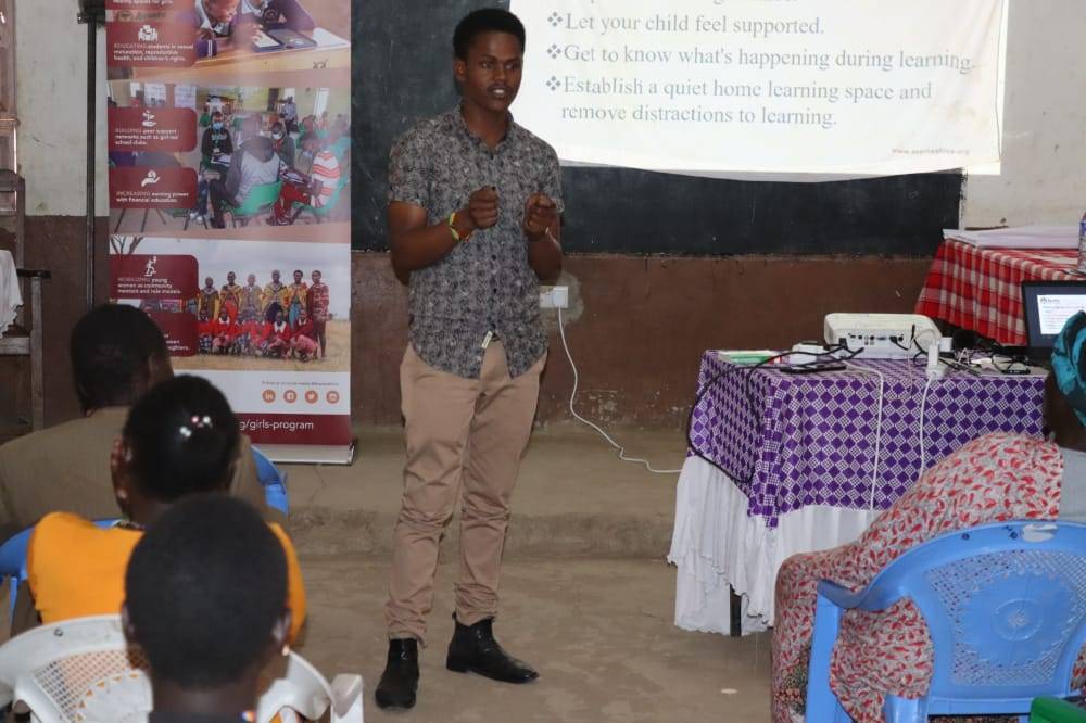 AsanteAfrica's tweet photo. Our youth are spearheading conversation in our communities on various issues in society!

#YouthEmpowerment #YoungLeaders https://t.co/aMbYjrhJyY