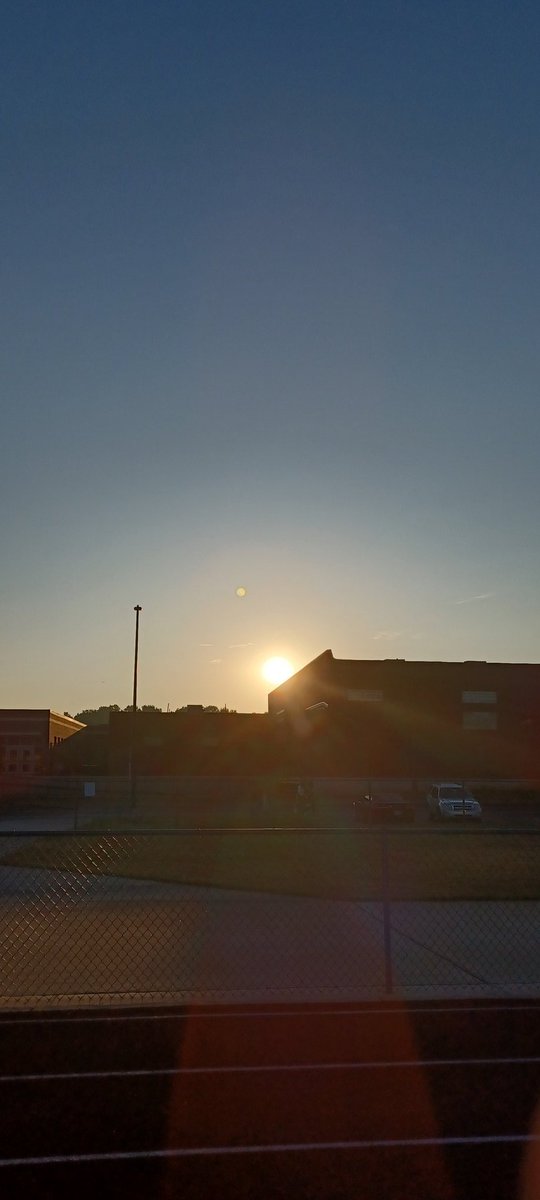 MrBell_Educator's tweet photo. GOOD MORNING Eagle's Landing!!!

I was invited to chaperone the "Senior Sunrise" for our seniors extra early this morning, haha! We came together at about 7:00am and watched the sun rise with snacks by around 7:45am. I believe the students enjoyed themselves! I did too! 🌞 https://t.co/wswWdcpX5z