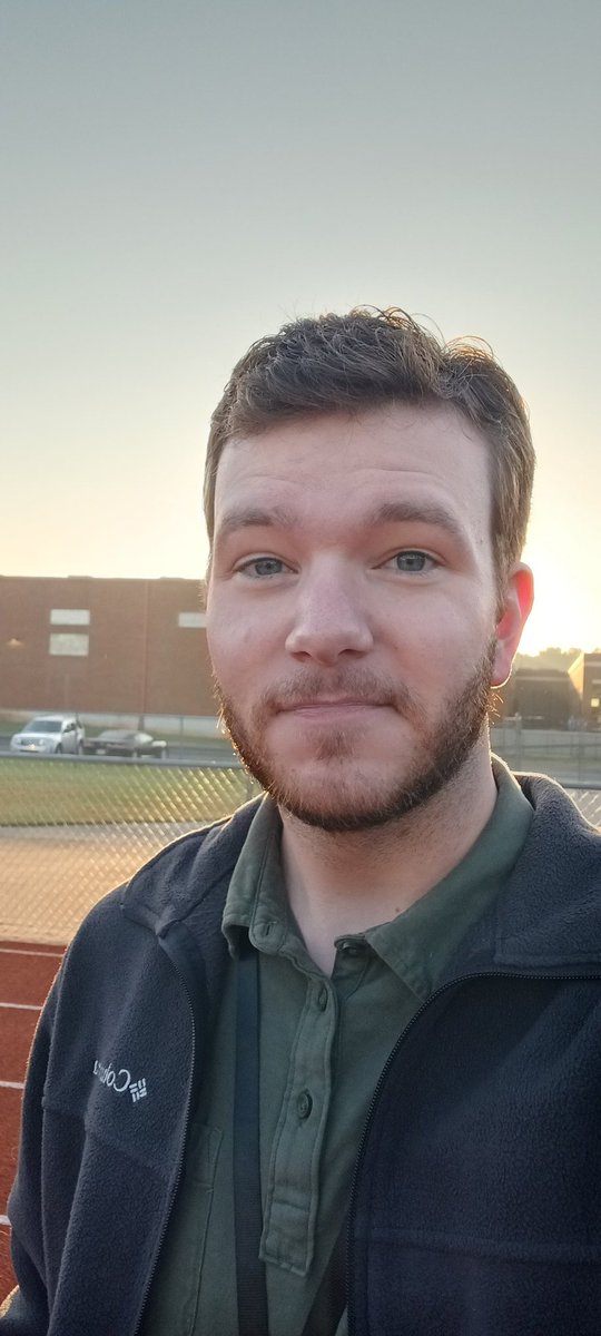 MrBell_Educator's tweet photo. GOOD MORNING Eagle's Landing!!!

I was invited to chaperone the "Senior Sunrise" for our seniors extra early this morning, haha! We came together at about 7:00am and watched the sun rise with snacks by around 7:45am. I believe the students enjoyed themselves! I did too! 🌞 https://t.co/wswWdcpX5z