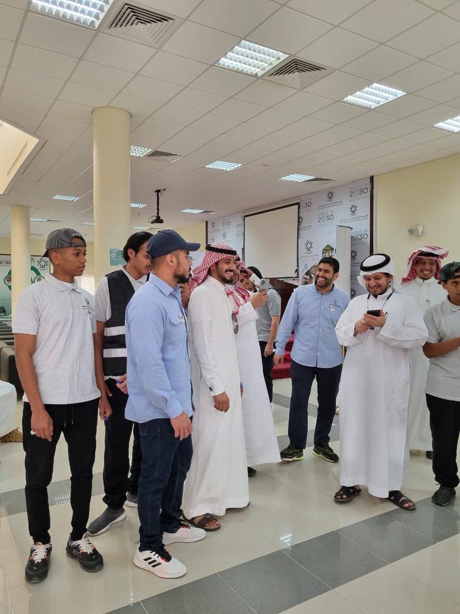 tvtc_g_sulayyil's tweet photo. هي لنا دار |  

أقامت الكلية التقنية بالسليل صباح اليوم حفلاً بمناسبة اليوم الوطني السعودي 92 كما تضمن الحفل العديد من الفقرات المتنوعة كما تشكر إدارة الكلية وكالة لونين للدعاية والإعلان ومقهى وصال لرعايتهم الحفل .

#اليوم_الوطني_السعودي_92 
#التدريب_التقني https://t.co/cDdH4LpTa7