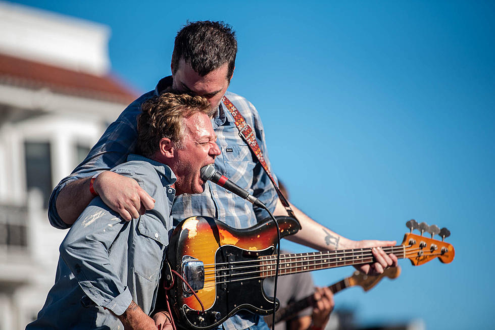 Frantic City took over Atlantic City with Yo La Tengo, Snail Mail, Samiam, Bouncing Souls, RFTC, Superchunk, and more -- check out pics, video and our review brooklynvegan.com/frantic-city-p…