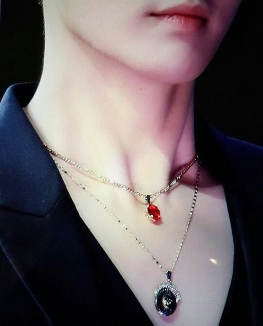 Lay_Sheep_Zhang's tweet photo. Fames artium magister.

   🎭.                            
                                🖼️
Голод — учитель искусств. https://t.co/v91PbGih32