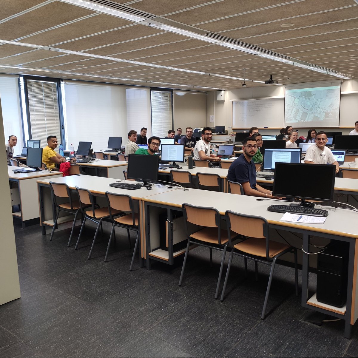carenfemenia's tweet photo. 26/9/2022. Comenzando con las clases de #CatastroUPValencia en el Máster de Geomática y Geoinformación de la @UPV. @GeomaticaUPV @DepartamentoV @CatGeomatica 
#catastro #cartografia #registro #territorio #propiedad https://t.co/TJ1czniPFl