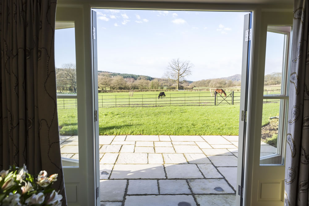 WeAcceptPets's tweet photo. If you are looking for dog-friendly self-catering accommodation for a group check out Sharpnage House. It can accommodate 10 people and also includes a games room. 
https://t.co/Nte0cuFRfQ 
#Checkley #Woolhope #Herefordshire #SelfCatering #DogsWelcome #Groups #FamilyFriendly https://t.co/9bHbl3StzY